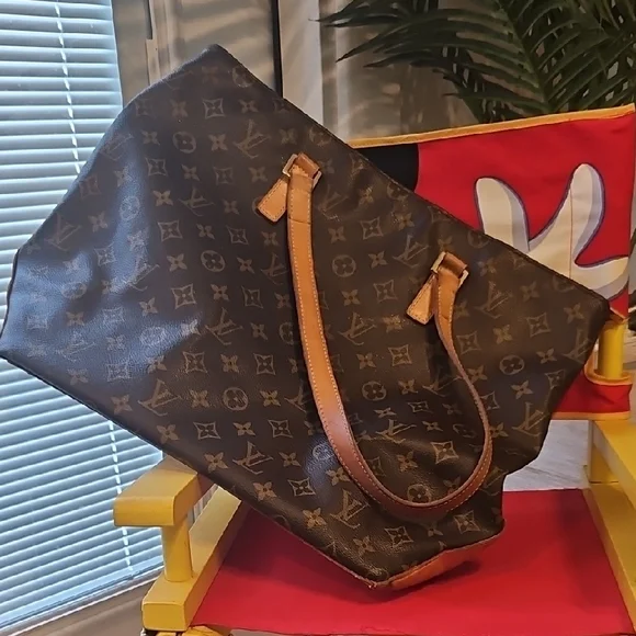 Louis Vuitton Classic Monogram Tote with Tan Straps - Picture 12 of 13